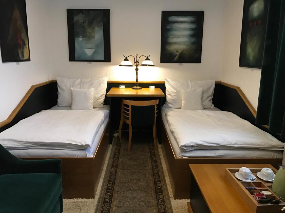 Antik Hotel Sofia リトミシュル エクステリア 写真