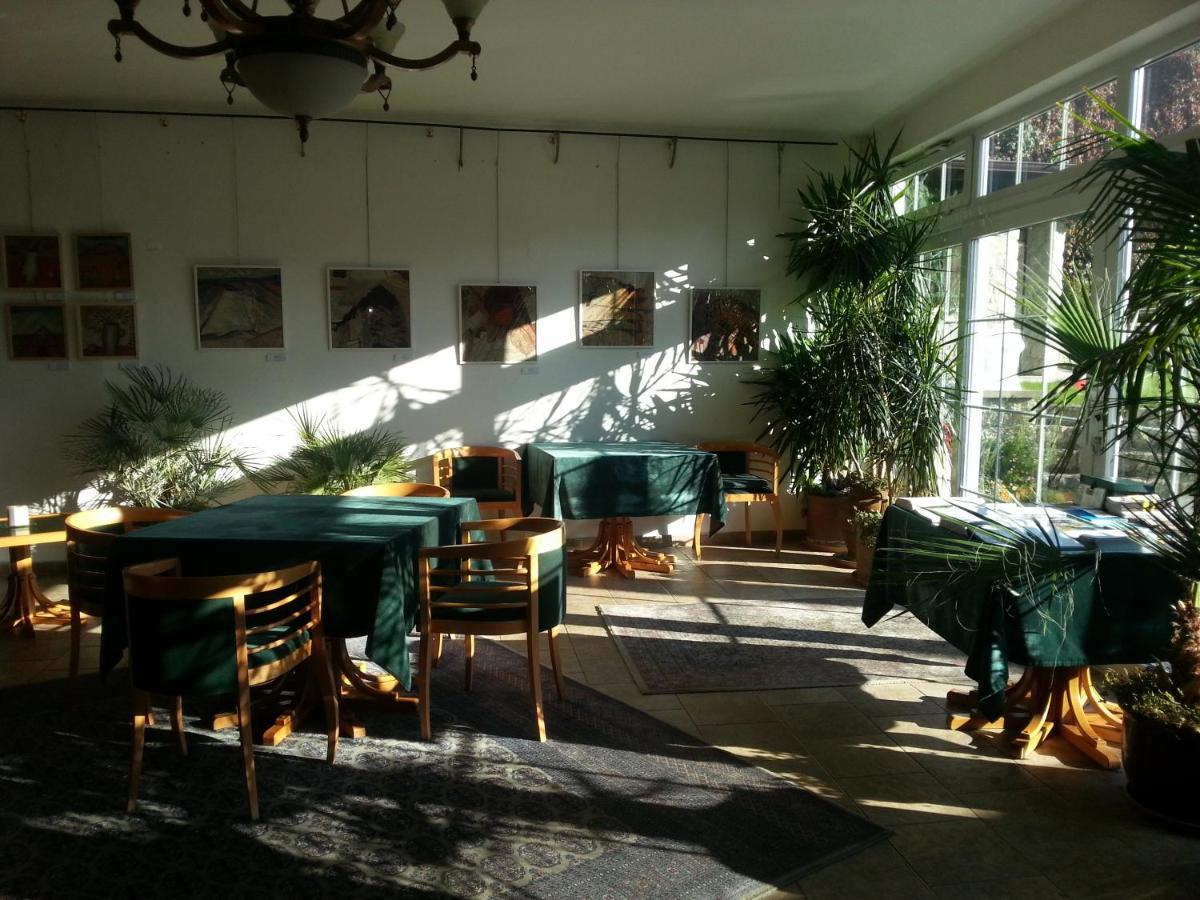 Antik Hotel Sofia リトミシュル エクステリア 写真
