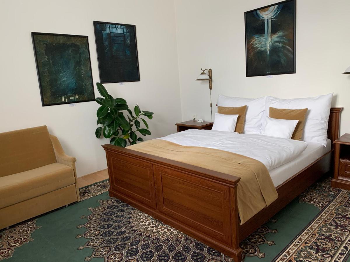 Antik Hotel Sofia リトミシュル エクステリア 写真