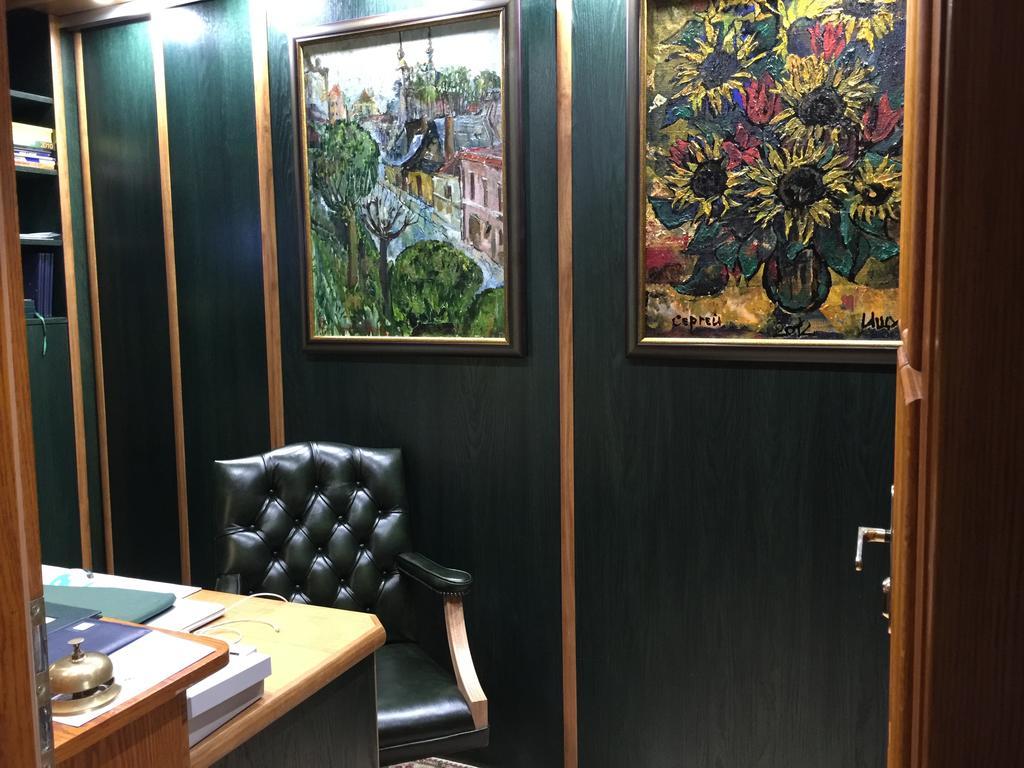 Antik Hotel Sofia リトミシュル エクステリア 写真
