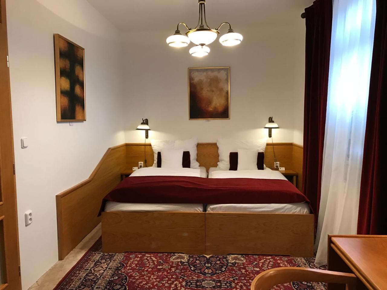 Antik Hotel Sofia リトミシュル エクステリア 写真